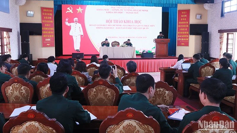 Quang cảnh buổi hội thảo.