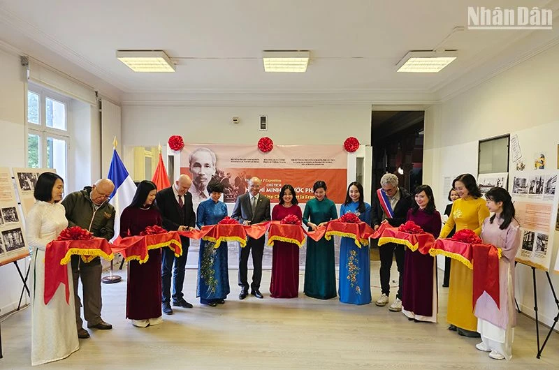 Trưng bày chuyên đề “Chủ tịch Hồ Chí Minh với nước Pháp” được tổ chức tại Bảo tàng Lịch sử sống, nơi tôn vinh các vĩ nhân từng để lại những dấu ấn lịch sử, có tác động và sức ảnh hưởng to lớn đến thế giới, trong đó có Chủ tịch Hồ Chí Minh của Việt Nam. (Ảnh: Minh Duy)