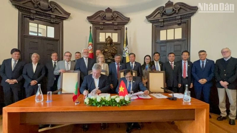 Lễ ký kết diễn ra ngày 12/5/2025 tại thành phố Vila Nova de Gaia (Bồ Đào Nha).