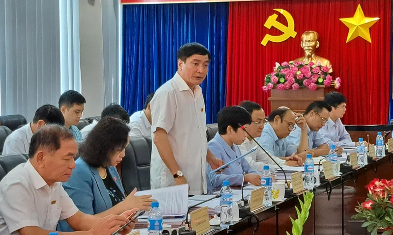 Đồng chí Bùi Văn Cường phát biểu ý kiến tại buổi làm việc.