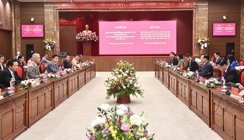 Quang cảnh hội đàm.