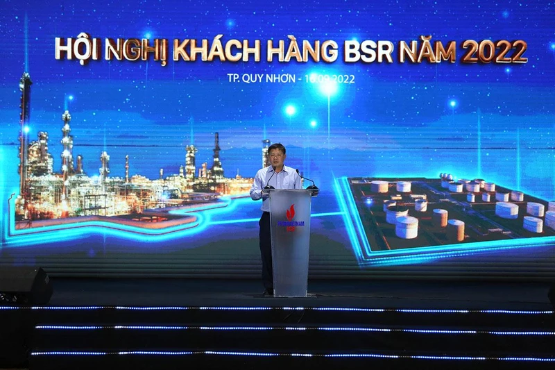 Tổng Giám đốc BSR Bùi Ngọc Dương gửi lời cảm ơn chân thành và sâu sắc nhất đến toàn thể Quý khách hàng, đối tác, bộ ban ngành đã quan tâm, hỗ trợ, giúp sức, chia sẻ nguồn lực để BSR có thể vượt qua được các thách thức trong sản xuất kinh doanh. 