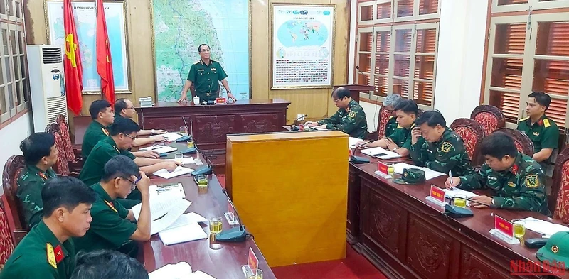 Thiếu tướng Cao Phi Hùng, Phó Tư lệnh Quân khu triển khai công tác phòng, chống bão số 4.