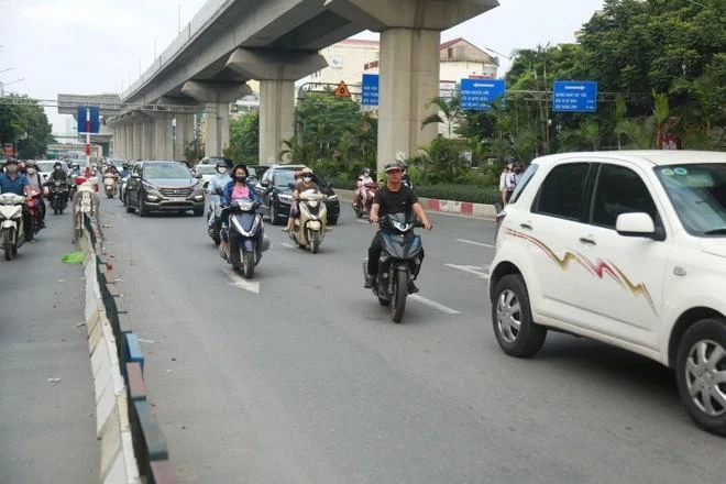 Việc thực hiện phân làn trên đường Nguyễn Trãi bước đầu đã có những chuyển biến tích cực. 