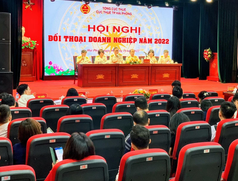Quang cảnh hội nghị đối thoại với doanh nghiệp của Cục Thuế Hải Phòng.