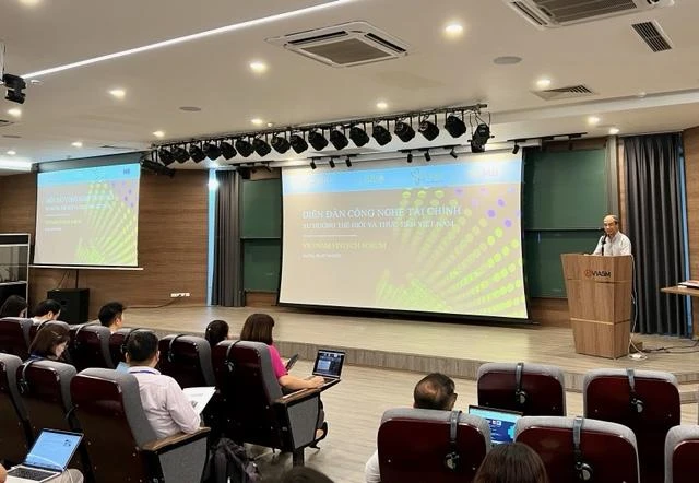 Các chuyên gia, nhà khoa học, doanh nghiệp tham dự diễn đàn.