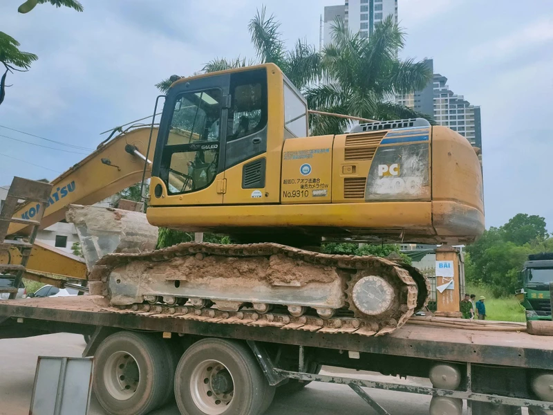 Cơ quan chức năng tạm giữ phương tiện khai thác khoáng sản trái phép tại xã Đào Xá.