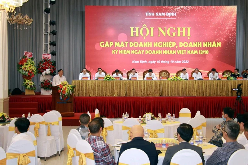 Quang cảnh Hội nghị gặp mặt, đối thoại với doanh nghiệp trên địa bàn tỉnh Nam Định năm 2022.