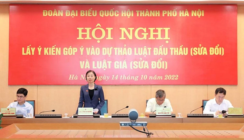 Tại Hội nghị.