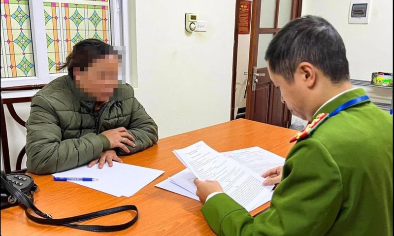 Đối tượng T.T.T tại cơ quan Công an phường Hàng Bạc (quận Hoàn Kiếm).