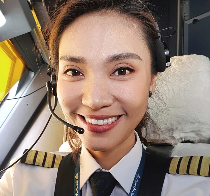 Cơ trưởng Ngọc Bích.