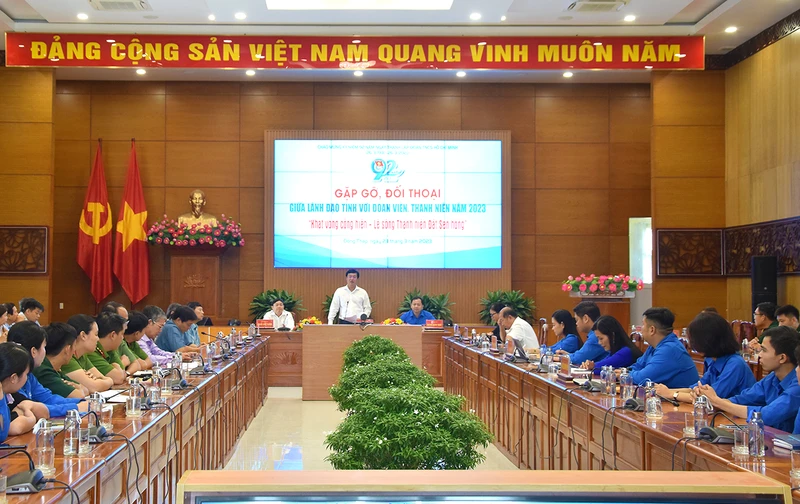 Bí thư Tỉnh ủy Đồng Tháp phát biểu tại buổi gặp gỡ, đối thoại đoàn viên, thanh niên.