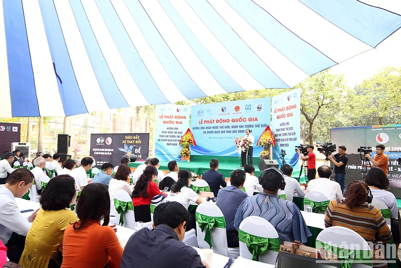 Thứ trưởng Tài nguyên và Môi trường phát biểu tại lễ phát động.