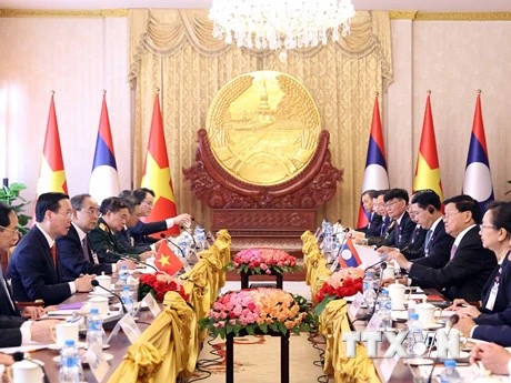 Chủ tịch nước Võ Văn Thưởng hội đàm với Tổng Bí thư, Chủ tịch nước Lào Thongloun Sisoulith. (Ảnh: TTXVN)