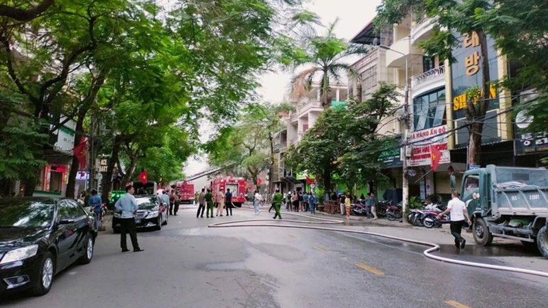 Vụ cháy xảy ra trên phố Văn Cao, Hải Phòng. 