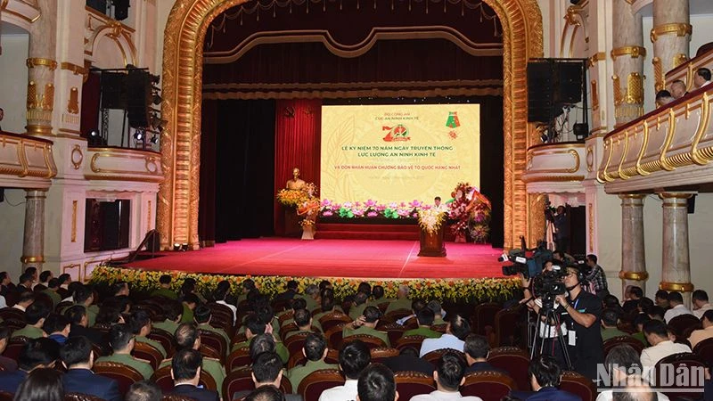 Quang cảnh buổi lễ. 