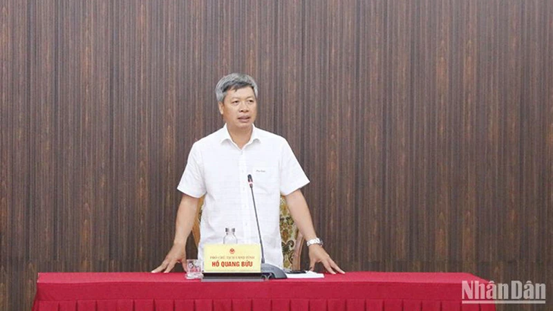 Phó Chủ tịch Ủy ban nhân dân tỉnh Hồ Quang Bửu phát biểu chỉ đạo tại hội nghị.