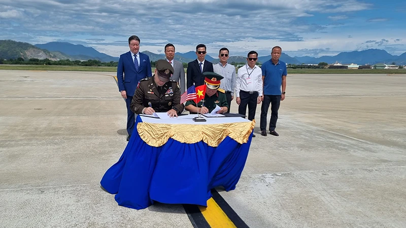 Lễ hồi hương hài cốt quân nhân Hoa Kỳ mất tích trong chiến tranh ở Việt Nam lần thứ 162 diễn ra tại Sân bay quốc tế Đà Nẵng. (Ảnh: Bộ Ngoại giao)