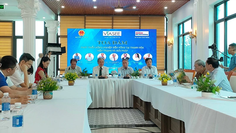 Quang cảnh buổi tọa đàm.