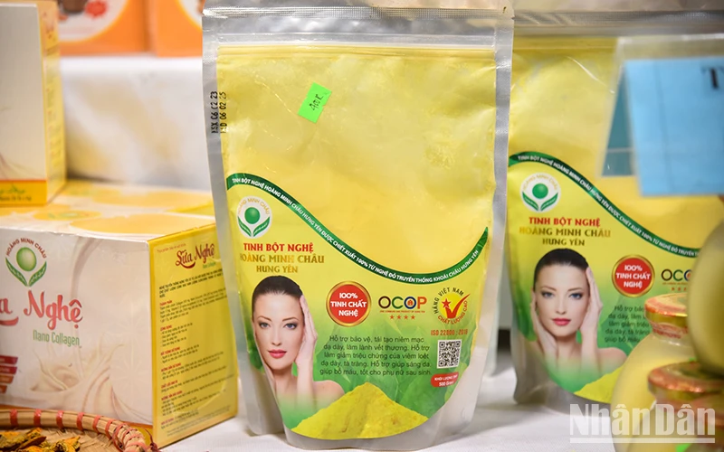 Sản phẩm tinh bột nghệ Minh Châu của Công ty TNHH Hoàng Minh Châu, huyện Khoái Châu, Hưng Yên. (Ảnh: Nhật Quang)