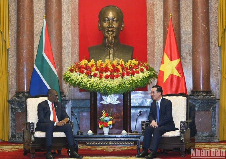 Chủ tịch nước Võ Văn Thưởng và Phó Tổng thống Cộng hòa Nam Phi Paul Mashatile tại buổi tiếp.