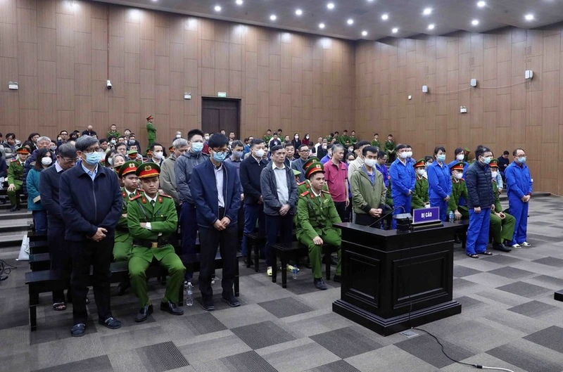 Các bị cáo tại phiên xét xử.
