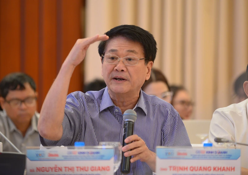 Ông Trịnh Quang Khanh, Phó Chủ tịch Thường trực kiêm Tổng Thư ký Hiệp hội Xăng dầu Việt Nam phát biểu tại Diễn đàn.