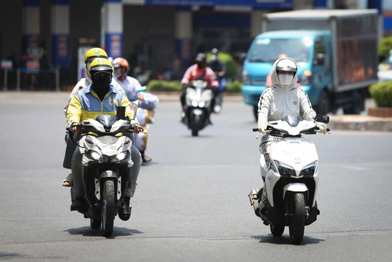 Khu vực Nam Bộ ngày nắng nóng; riêng khu vực Đông Nam Bộ nhiệt độ từ 35-36 độ C. (Ảnh minh họa)