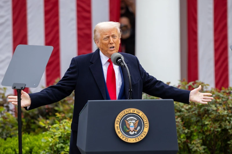 Tổng thống Mỹ Donald Trump phát biểu tại Nhà Trắng ở Washington, D.C., ngày 2/4/2025. (Ảnh: THX/TTXVN)