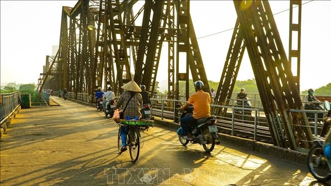 Khu vực Hà Nội ngày nắng, có nơi nắng nóng, đêm không mưa. (Ảnh: TTXVN)
