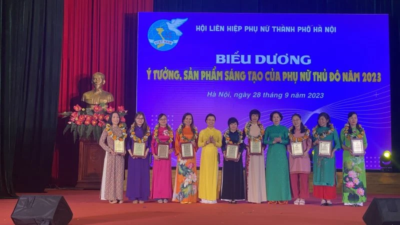 Biểu dương các ý tưởng, sản phẩm sáng tạo tiêu biểu của Phụ nữ Thủ đô năm 2023.
