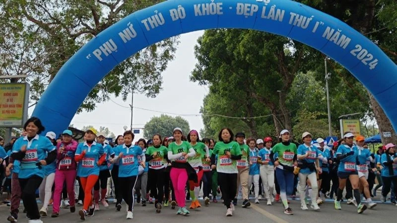 Phụ nữ Thủ đô tích cực hưởng ứng tham gia Giải đi bộ. 