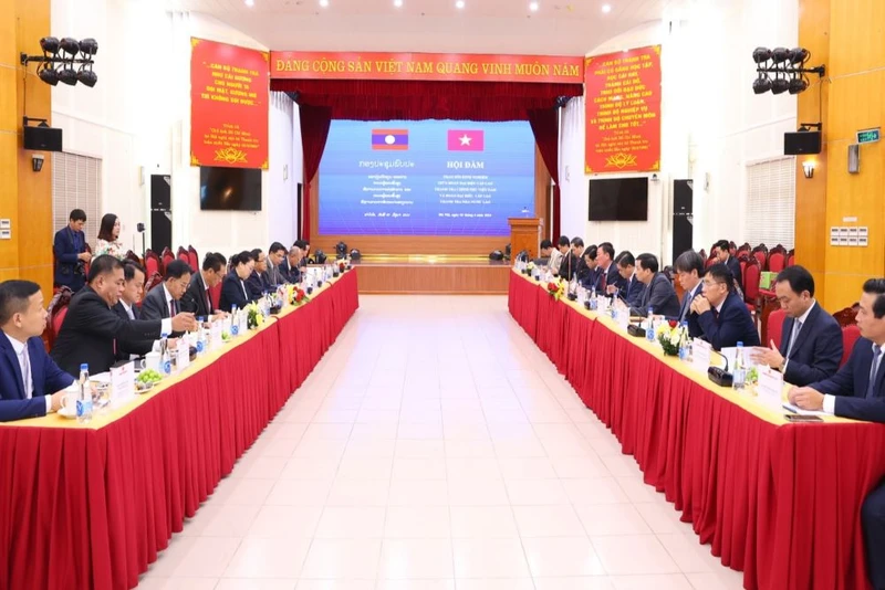 Toàn cảnh buổi hội đàm. 