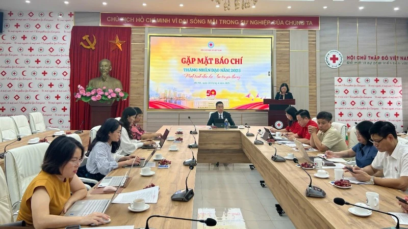 Toàn cảnh buổi gặp mặt báo chí. 
