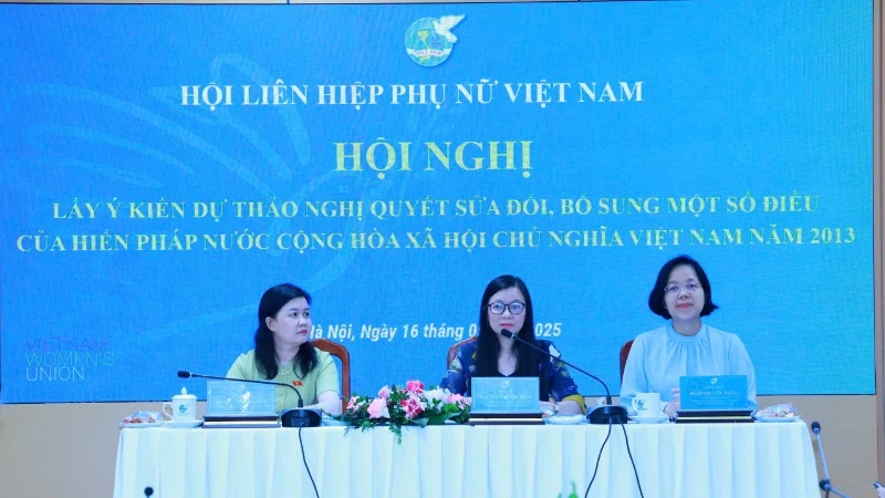 Hội nghị lấy ý kiến dự thảo Nghị quyết sửa đổi, bổ sung một số điều của Hiến pháp năm 2013. 