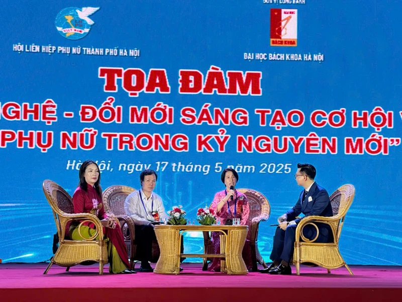 Các chuyên gia chia sẻ tại tọa đàm. 