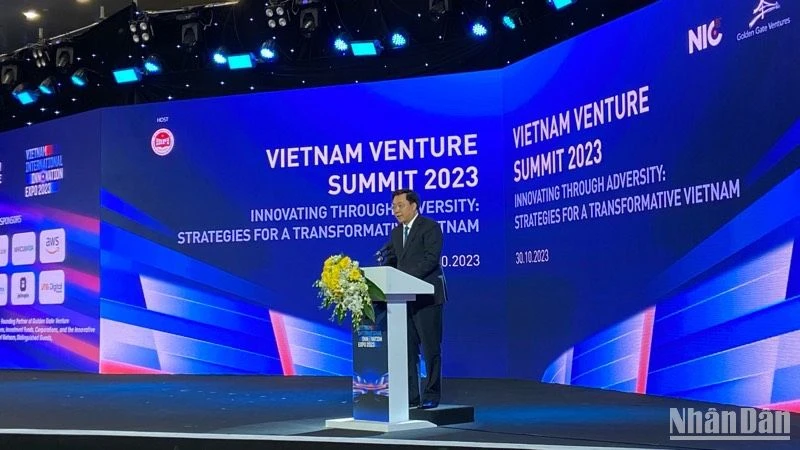 Thứ trưởng Kế hoạch và Đầu tư Trần Duy Đông chia sẻ tại chương trình.