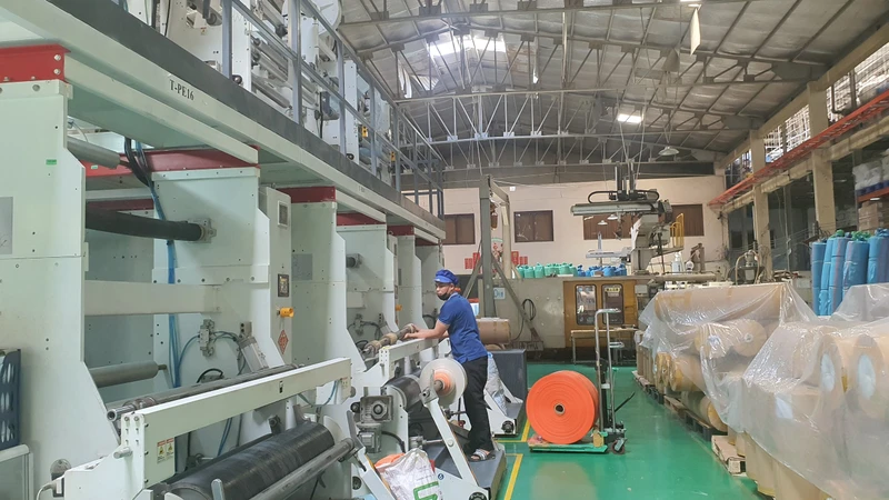 Doanh nghiệp tại thành phố Hồ Chí Minh tận dụng ánh sáng tự nhiên để tiết kiệm điện.