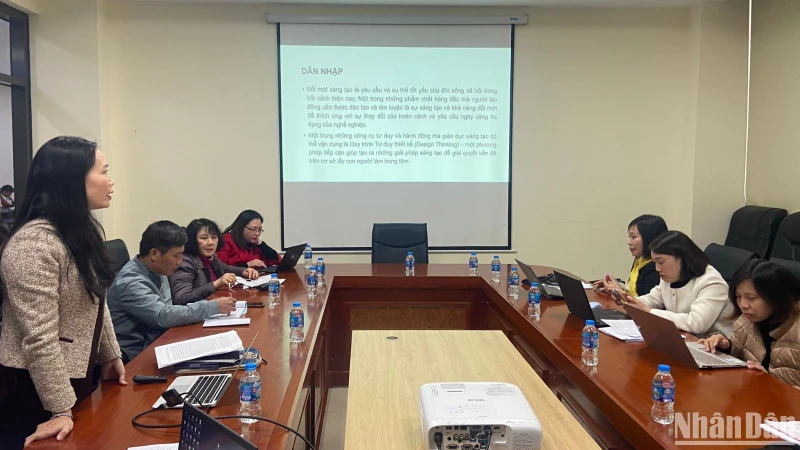Đổi mới giảng dạy và đào tạo văn học ở nhà trường trong bối cảnh mới là một trong những vấn đề được tập trung phân tích trong các tham luận.