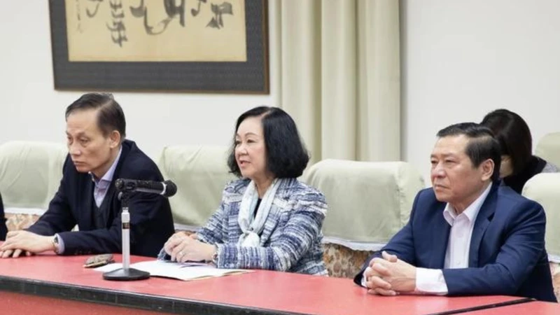 Thường trực Ban Bí thư Trương Thị Mai tại buổi tiếp Thống đốc Tỉnh Wakayama Shuhei Kishimoto. Ảnh: TTXVN