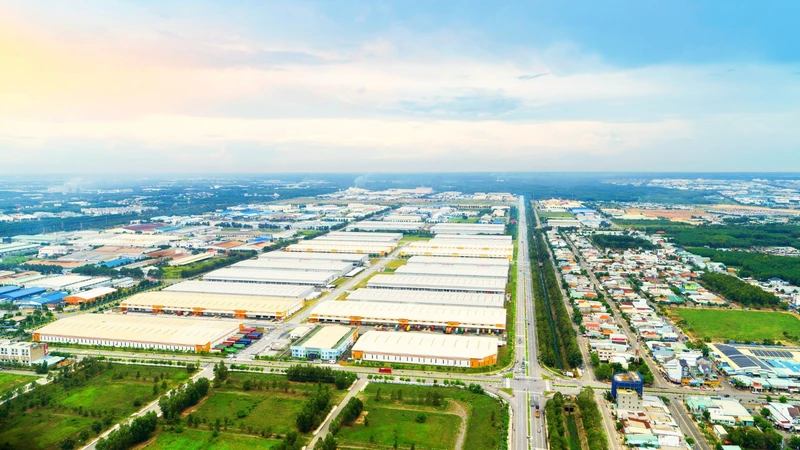 Tổng công ty Becamex IDC đã và đang triển khai nghiên cứu, xây dựng và triển khai những mô hình khu công nghiệp thế hệ mới, tạo tiền đề cho sự phát triển mạnh mẽ các ngành công nghiệp công nghệ cao và bền vững.