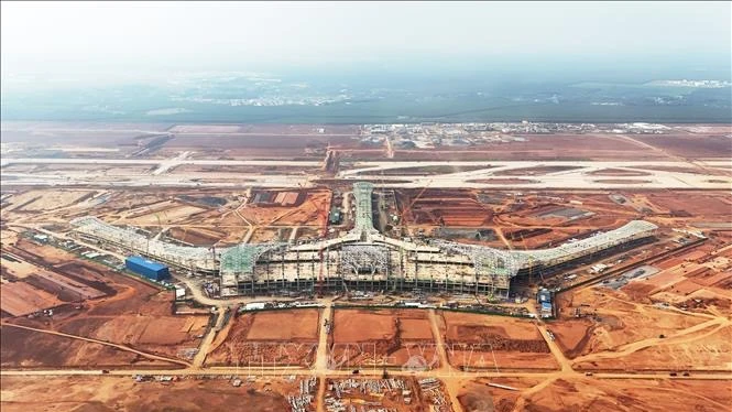 Đại công trường sân bay Long Thành thi công xuyên Tết. 
