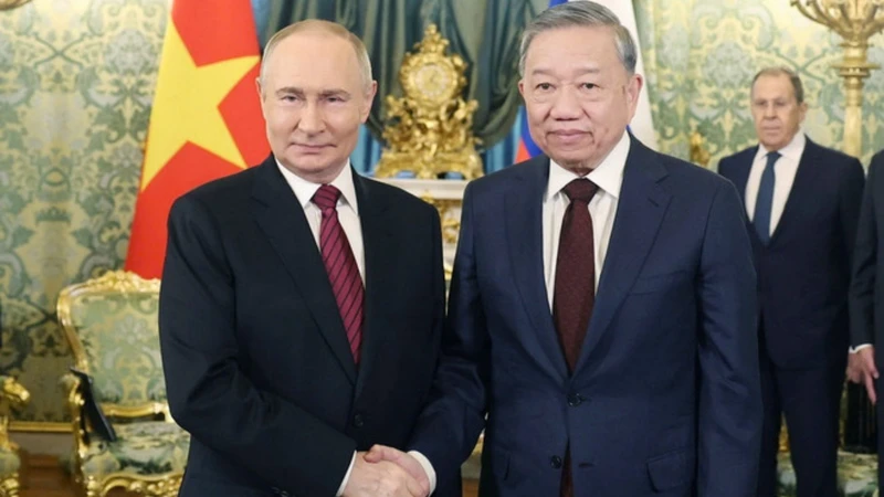 Tổng Bí thư Tô Lâm hội đàm hẹp với Tổng thống Nga Vladimir Putin. 