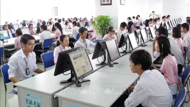 Sinh viên Trường Đại học Tôn Đức Thắng, Thành phố Hồ Chí Minh. (Ảnh: TTXVN)