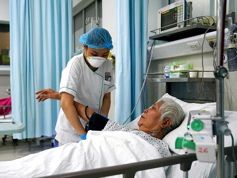 Nhiều bệnh viện phản ánh, quá trình thanh toán chi phí điều trị cho bệnh nhân bảo hiểm y tế gặp một số vướng mắc. Ảnh: Độc Lập