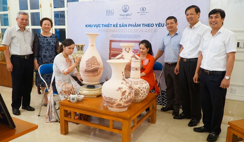 Cho đến nay, gốm Chu Đậu đã đi khắp thế giới, trở thành thương hiệu quốc gia.
