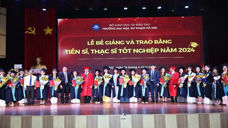 Quang cảnh buổi lễ trao bằng tốt nghiệp. (Ảnh: THANH TÙNG)
