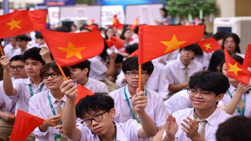 Đông đảo học sinh tham dự Diễn đàn. (Ảnh: Thanh Tùng).
