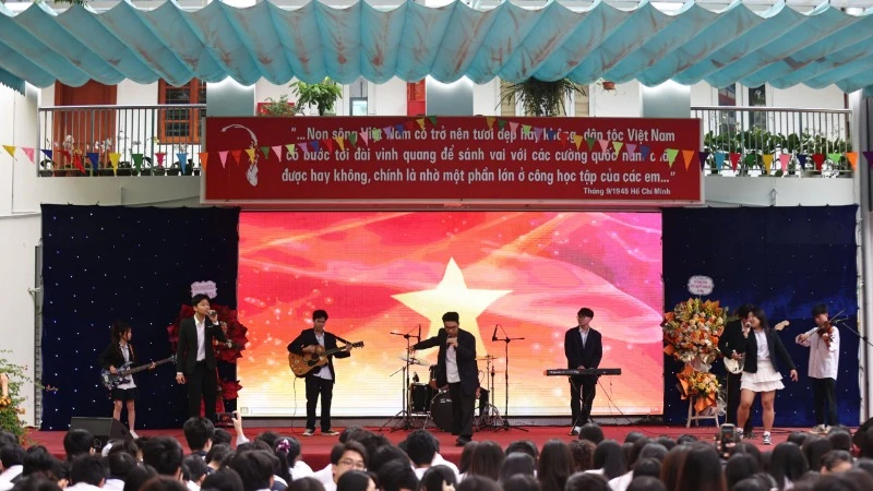 Quang cảnh lễ tổng kết năm học. (Ảnh: Thanh Tùng).