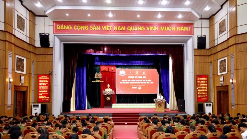 Quang cảnh buổi lễ trao giải.